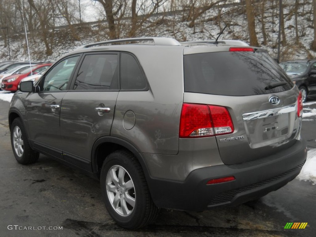 2011 Sorento LX V6 - Titanium Silver / Gray photo #12