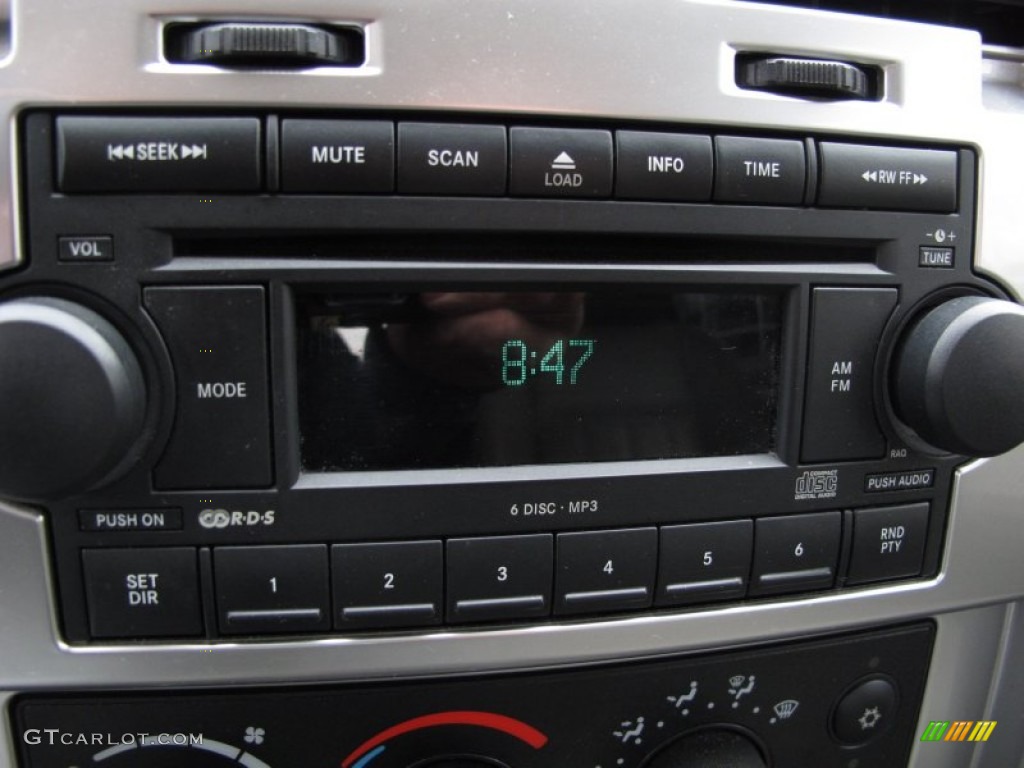 2005 Dodge Dakota Laramie Quad Cab Audio System Photo #61632641