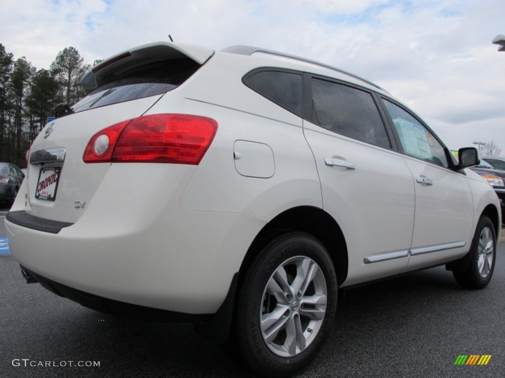 2012 Rogue SV - Pearl White / Black photo #5