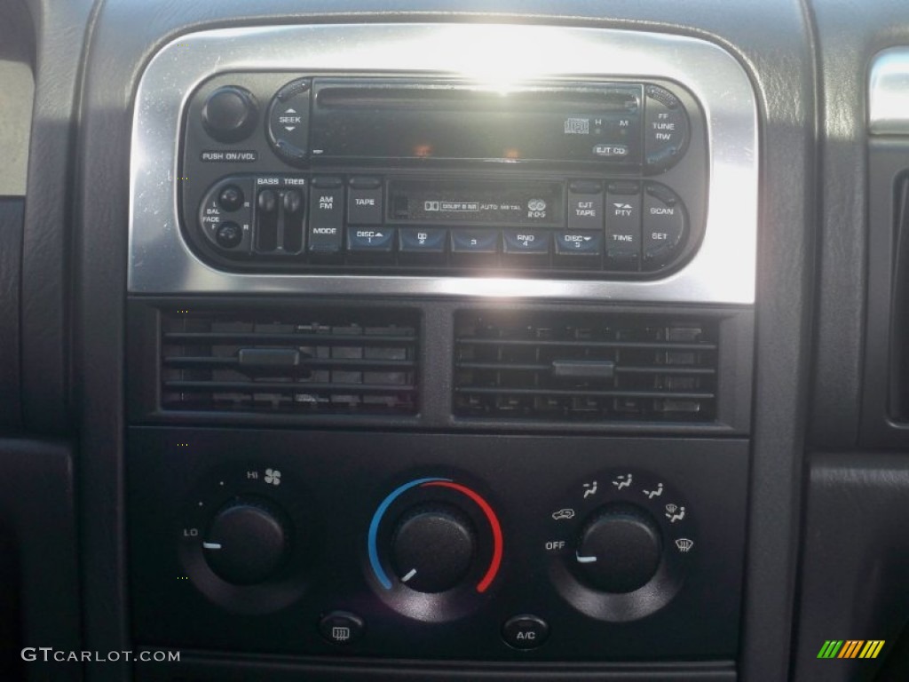 2004 Grand Cherokee Columbia Edition 4x4 - Inferno Red Pearl / Dark Slate Gray photo #23