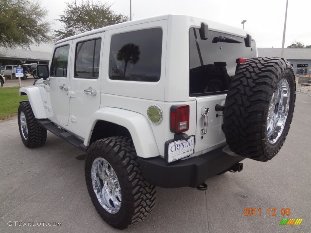 2011 Wrangler Unlimited Sahara 4x4 - Bright White / Black/Dark Saddle photo #3