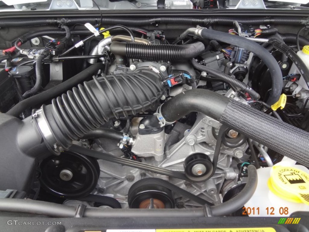 2011 Wrangler Unlimited Sahara 4x4 - Bright White / Black/Dark Saddle photo #20