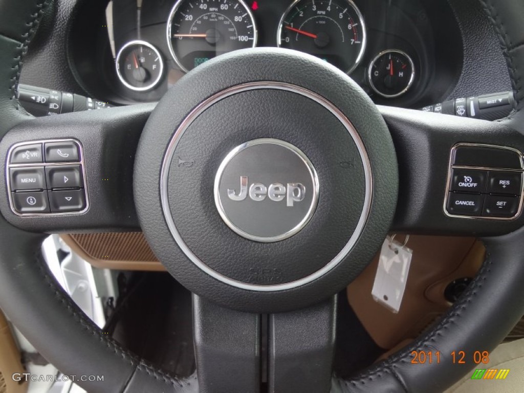 2011 Wrangler Unlimited Sahara 4x4 - Bright White / Black/Dark Saddle photo #27