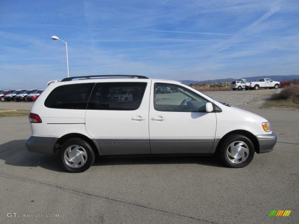 Super White 2001 Toyota Sienna XLE Exterior Photo #61643249