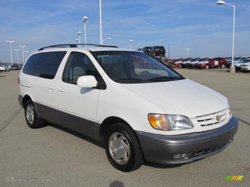 Super White 2001 Toyota Sienna XLE Exterior Photo #61643255