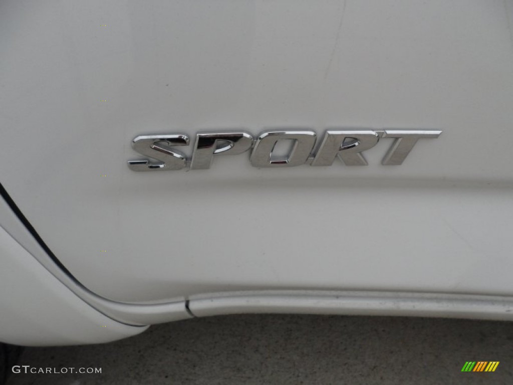 2012 Toyota RAV4 V6 Sport Marks and Logos Photos