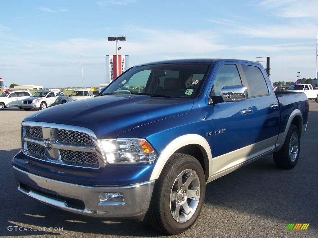 2009 Ram 1500 Laramie Crew Cab - Deep Water Blue Pearl / Light Pebble Beige/Bark Brown photo #7