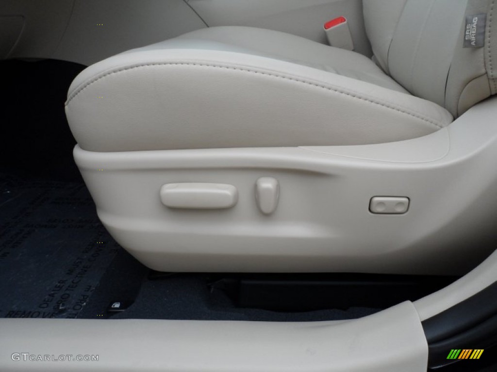 Ivory Interior 2012 Toyota Venza Limited Photo #61644254