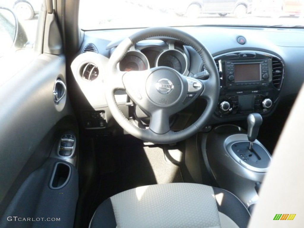 2012 Juke SV AWD - White Pearl / Gray/Silver Trim photo #15