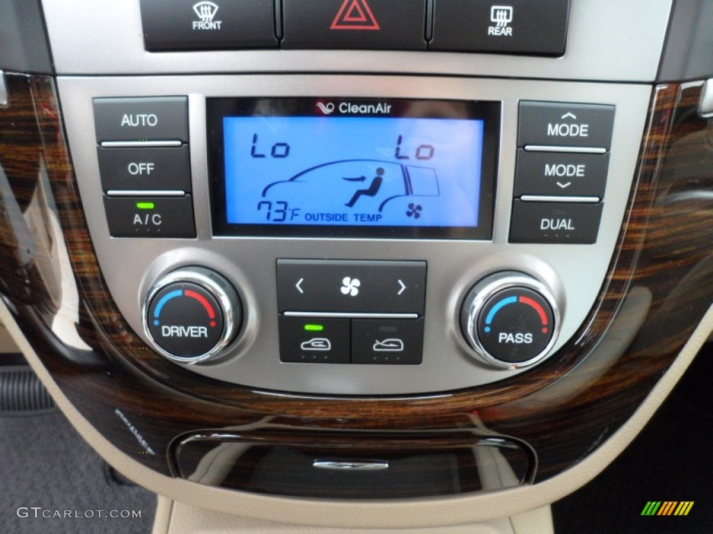 2012 Hyundai Santa Fe Limited Controls Photo #61644968