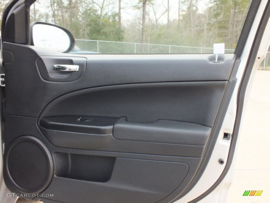 2010 Caliber SXT - Bright Silver Metallic / Dark Slate Gray photo #12