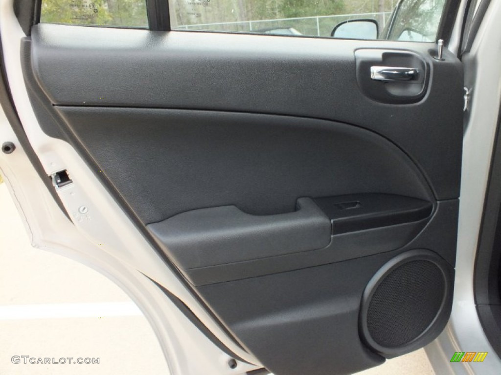 2010 Caliber SXT - Bright Silver Metallic / Dark Slate Gray photo #13