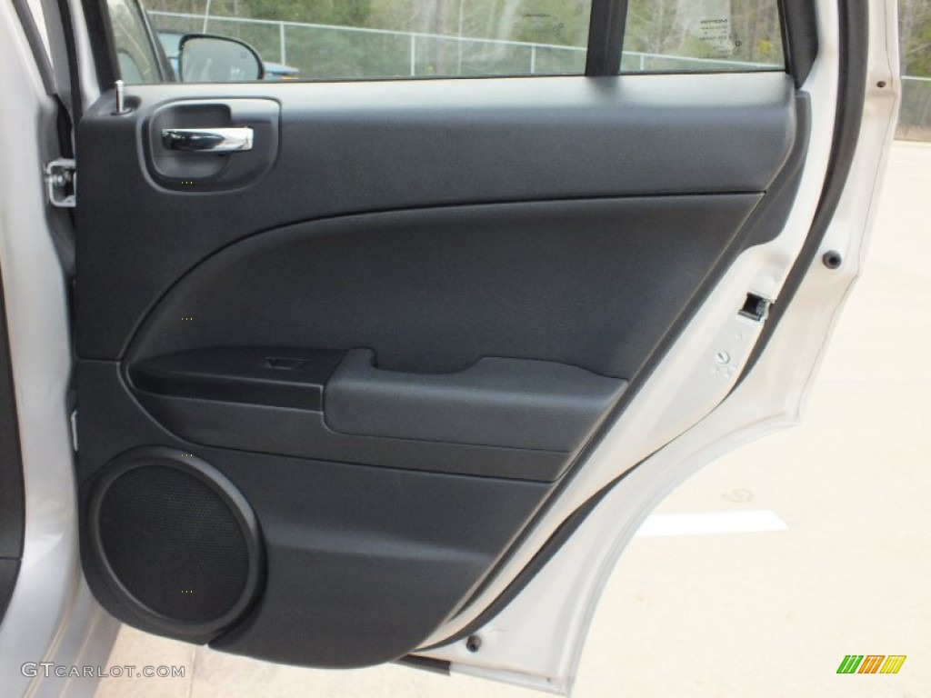 2010 Caliber SXT - Bright Silver Metallic / Dark Slate Gray photo #14