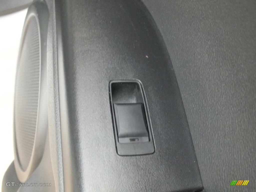 2010 Caliber SXT - Bright Silver Metallic / Dark Slate Gray photo #18