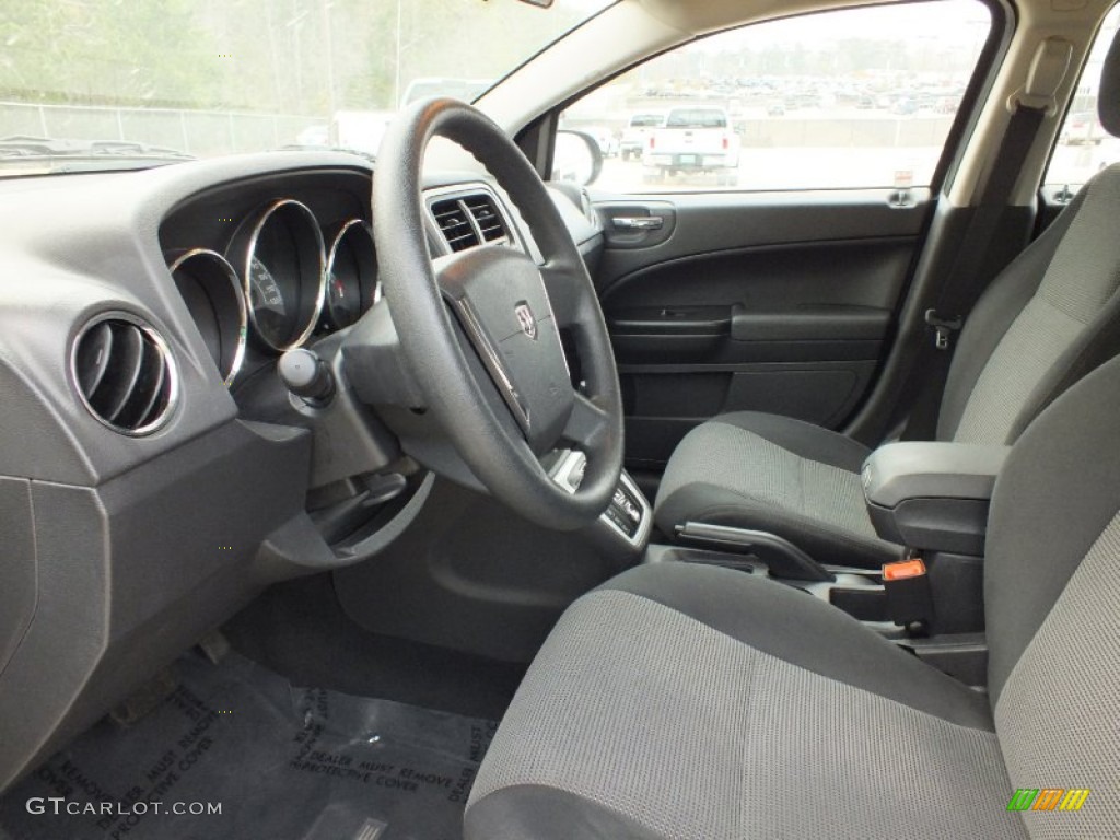 2010 Caliber SXT - Bright Silver Metallic / Dark Slate Gray photo #20