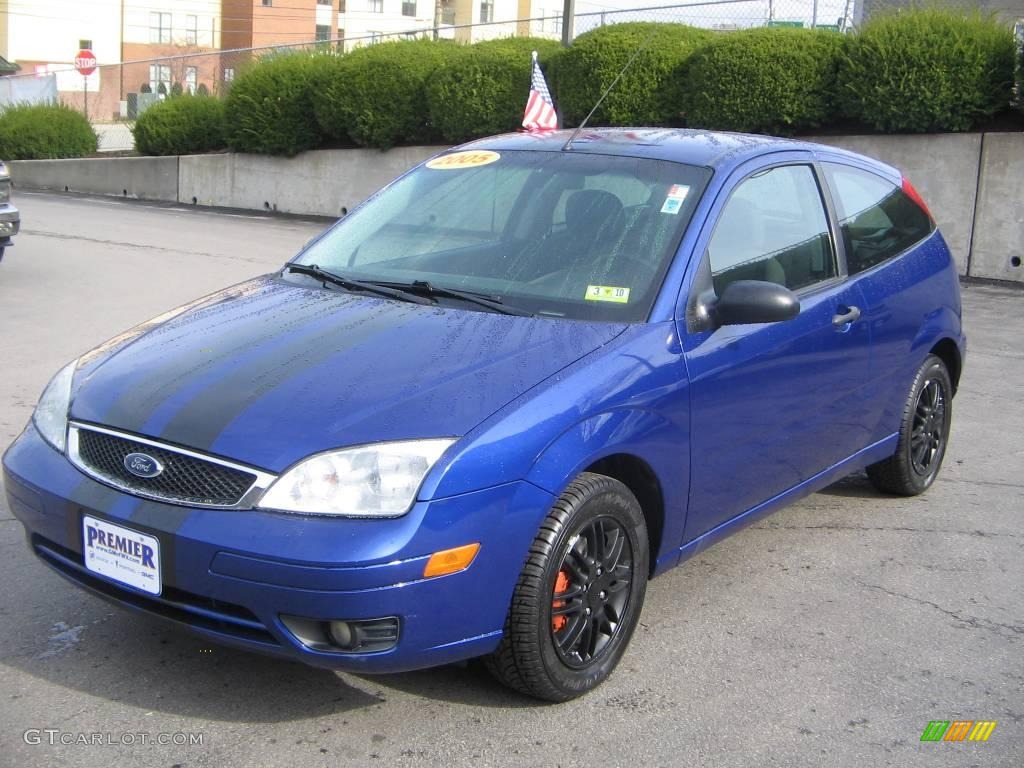 2005 Focus ZX3 S Coupe - Sonic Blue Metallic / Charcoal/Charcoal photo #2