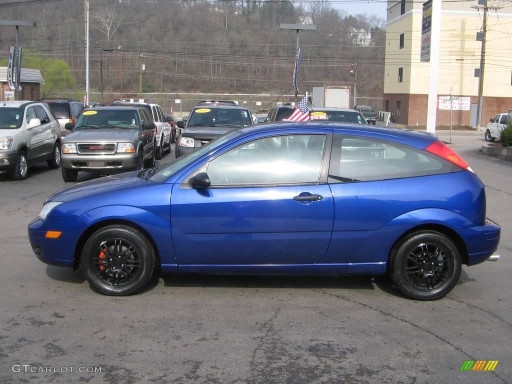 2005 Focus ZX3 S Coupe - Sonic Blue Metallic / Charcoal/Charcoal photo #3