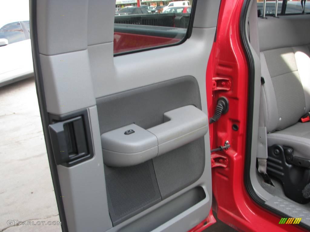 2005 F150 XLT SuperCab 4x4 - Bright Red / Medium Flint Grey photo #23