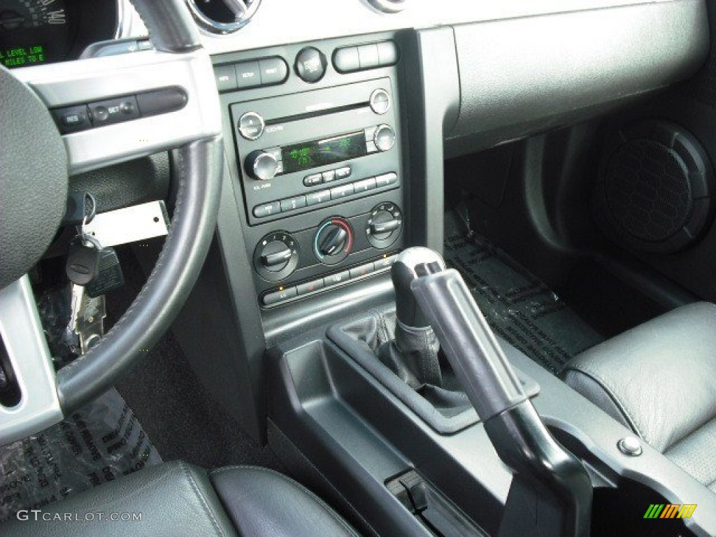 2008 Mustang GT Premium Convertible - Black / Dark Charcoal photo #12