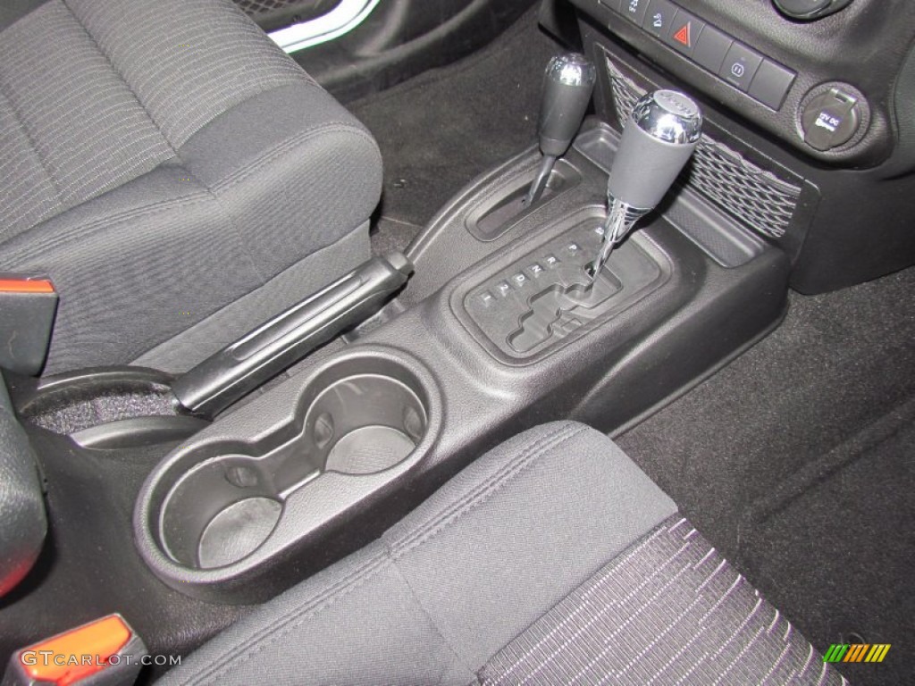2011 Jeep Wrangler Rubicon 4x4 4 Speed Automatic Transmission Photo #61665112