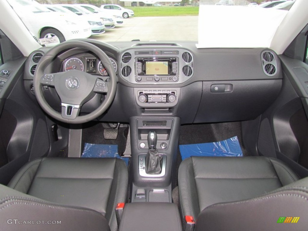2012 Volkswagen Tiguan SEL Black Dashboard Photo #61667248