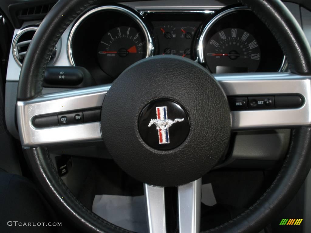 2006 Mustang V6 Premium Coupe - Satin Silver Metallic / Light Graphite photo #17