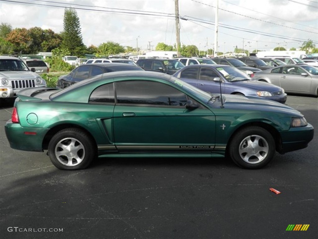 2000 Mustang V6 Coupe - Amazon Green Metallic / Medium Parchment photo #11