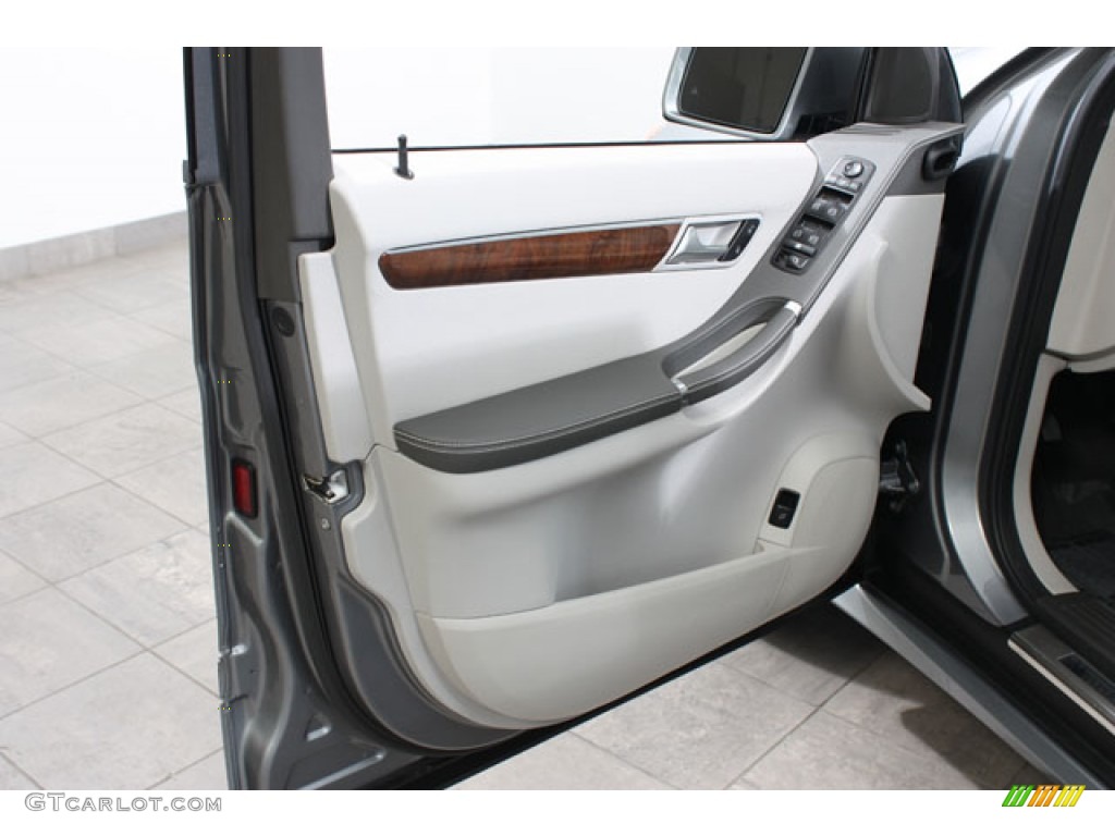 2012 Mercedes-Benz R 350 4Matic Door Panel Photos