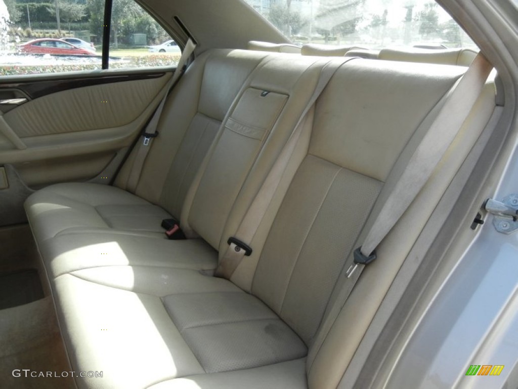 1998 Mercedes-Benz E 320 Sedan Rear Seat Photo #61669637