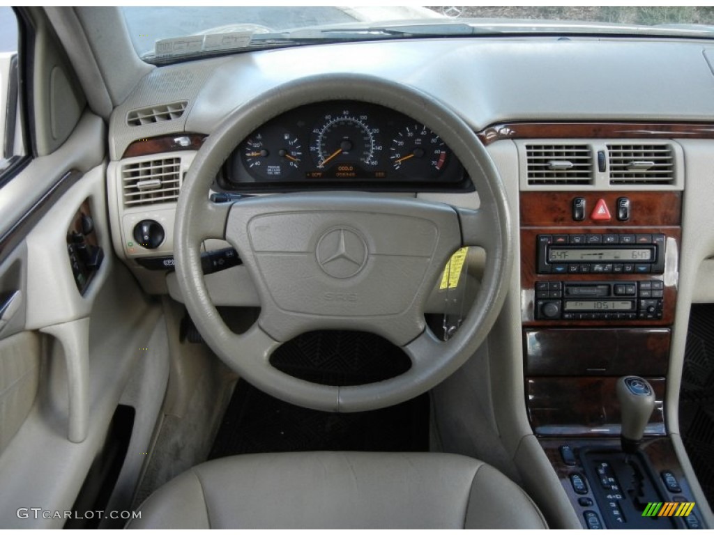 1998 Mercedes-Benz E 320 Sedan Parchment Steering Wheel Photo #61669684