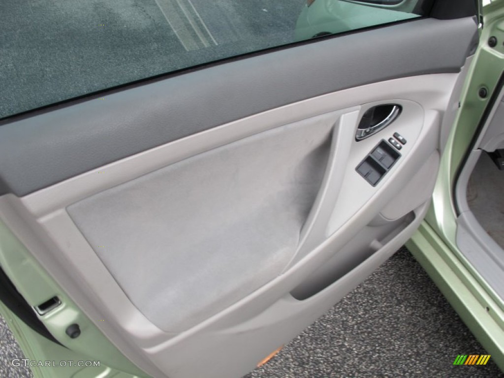 2008 Toyota Camry Hybrid Bisque Door Panel Photo #61672314