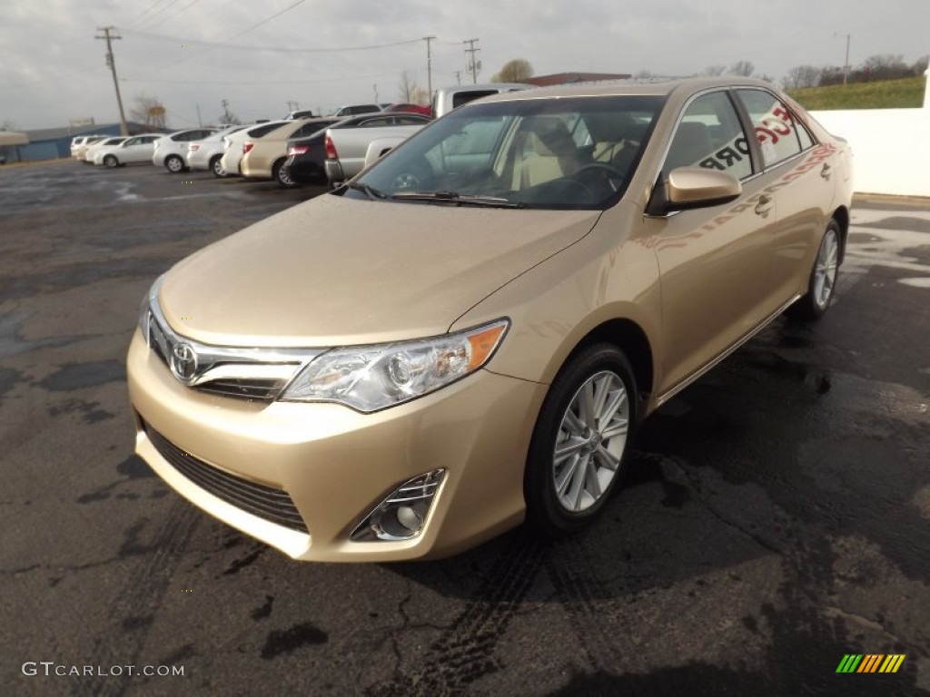 2012 Camry XLE - Sandy Beach Metallic / Ivory photo #3