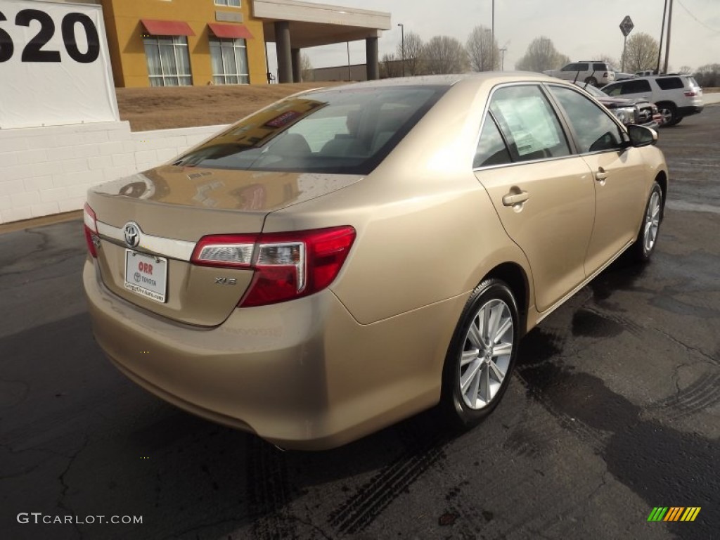 2012 Camry XLE - Sandy Beach Metallic / Ivory photo #7