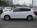 2005 Frosty White Pontiac Vibe   photo #10