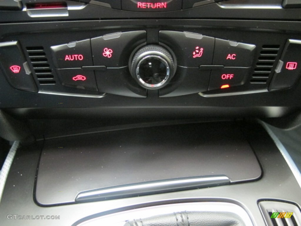 2009 A4 2.0T Premium quattro Sedan - Ice Silver Metallic / Black photo #32