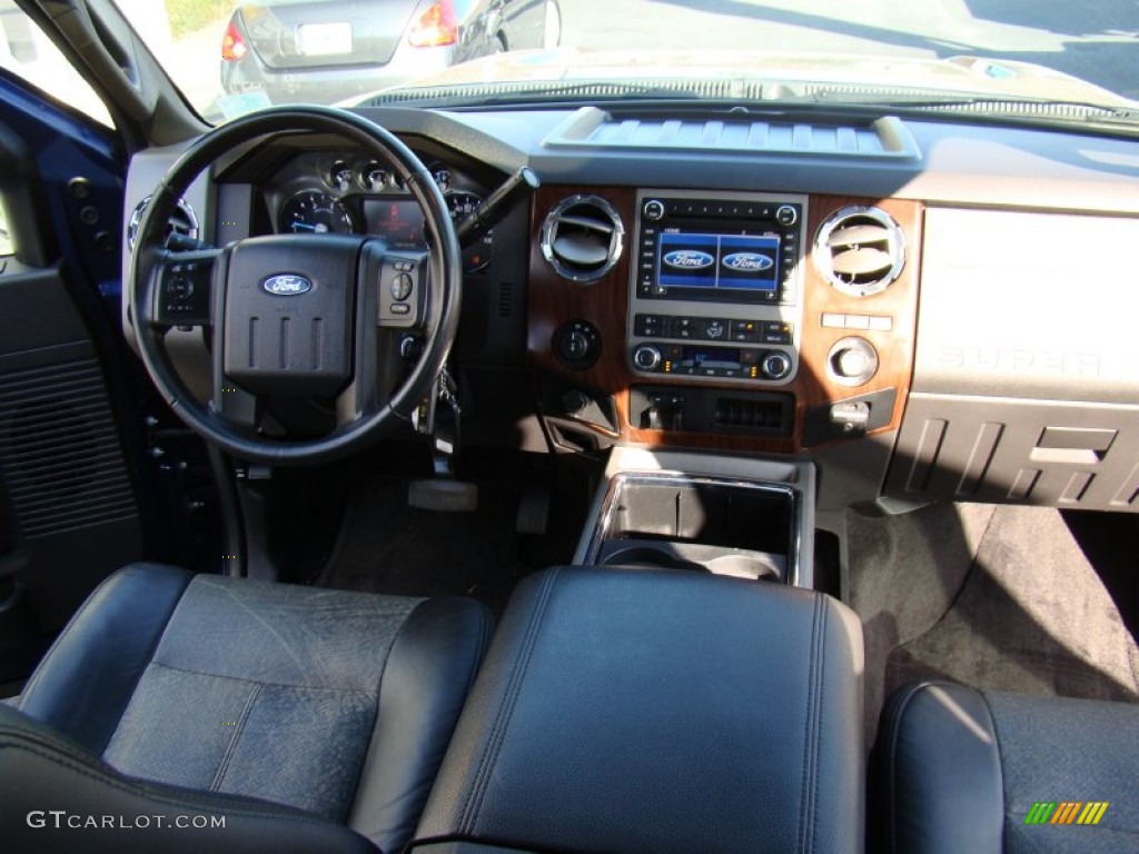 2011 F250 Super Duty Lariat Crew Cab 4x4 - Dark Blue Pearl Metallic / Black Two Tone Leather photo #16