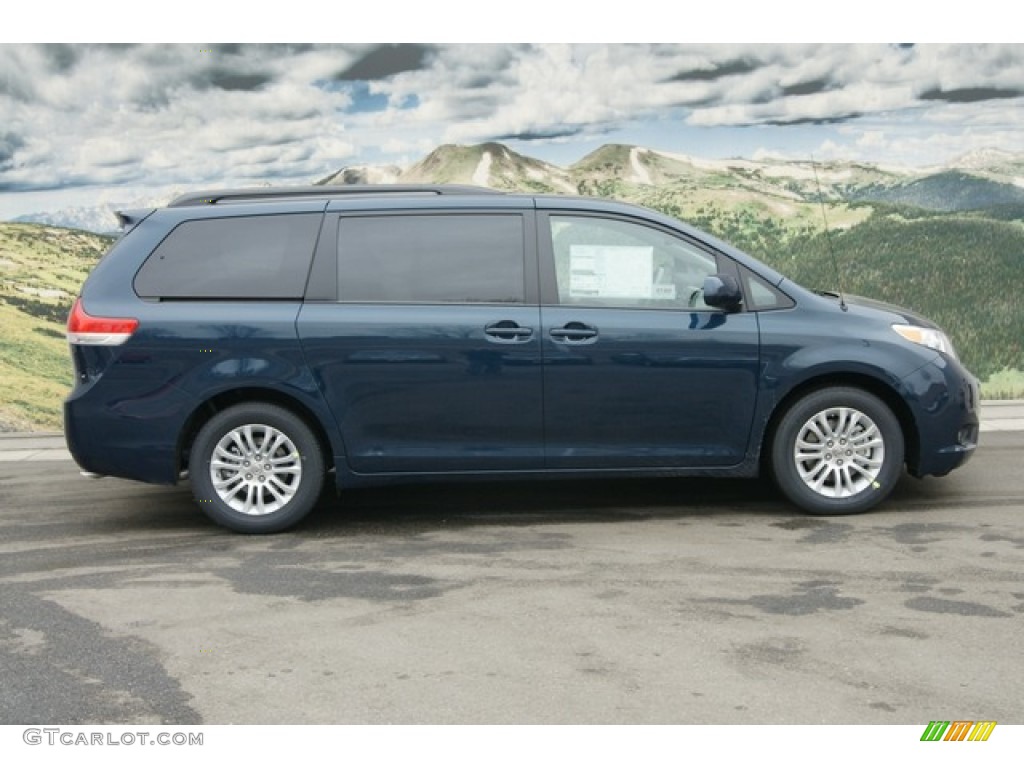 2012 Sienna XLE - South Pacific Pearl / Light Gray photo #2