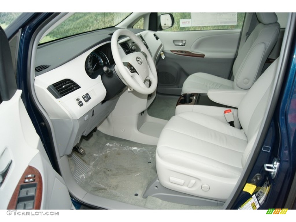 2012 Sienna XLE - South Pacific Pearl / Light Gray photo #4