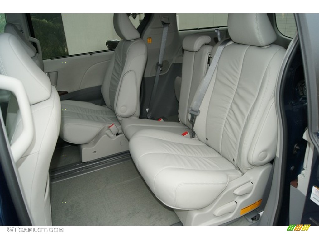 2012 Sienna XLE - South Pacific Pearl / Light Gray photo #8