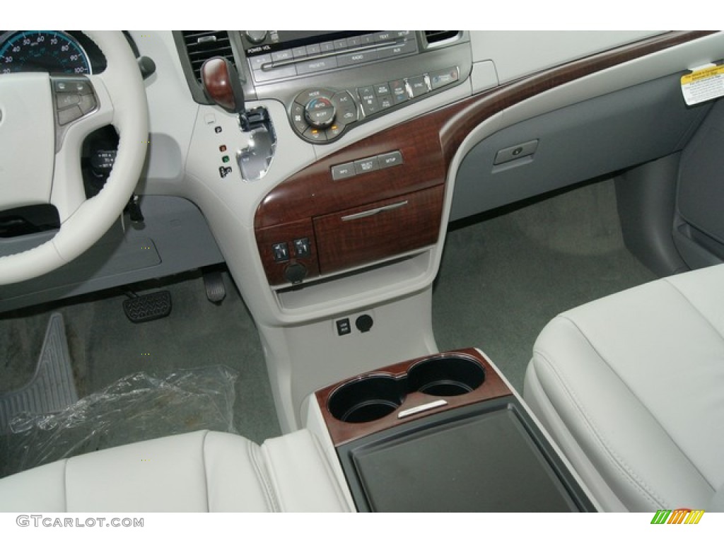 2012 Sienna XLE - South Pacific Pearl / Light Gray photo #16