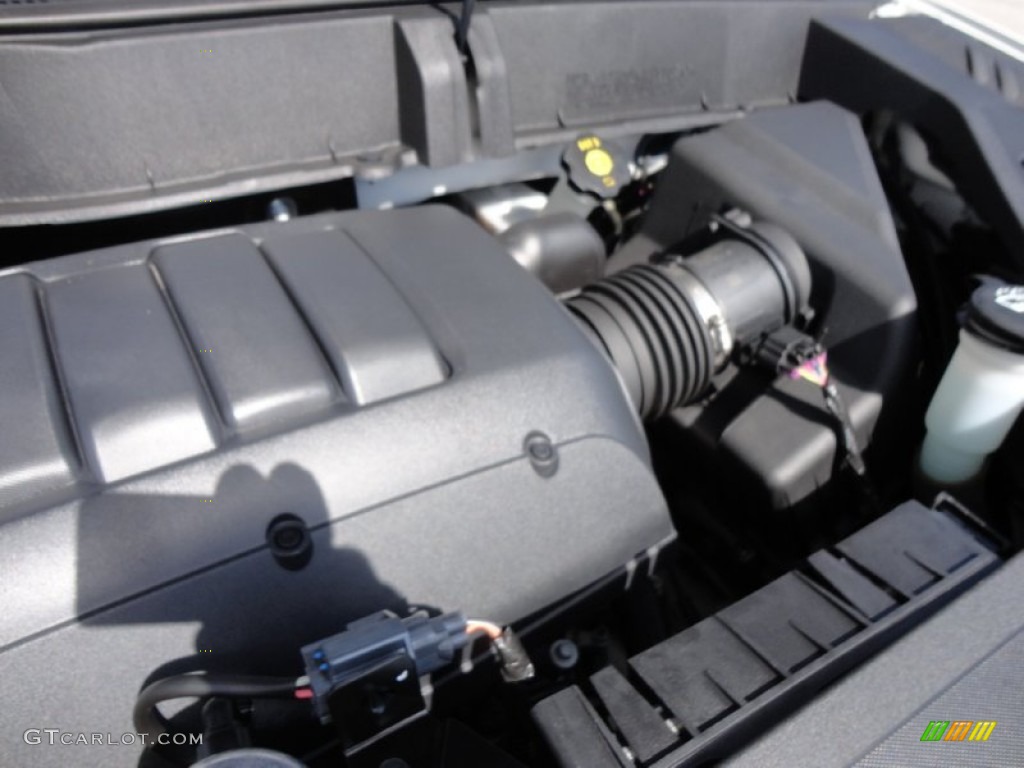 2011 Traverse LT - White / Dark Gray/Light Gray photo #18