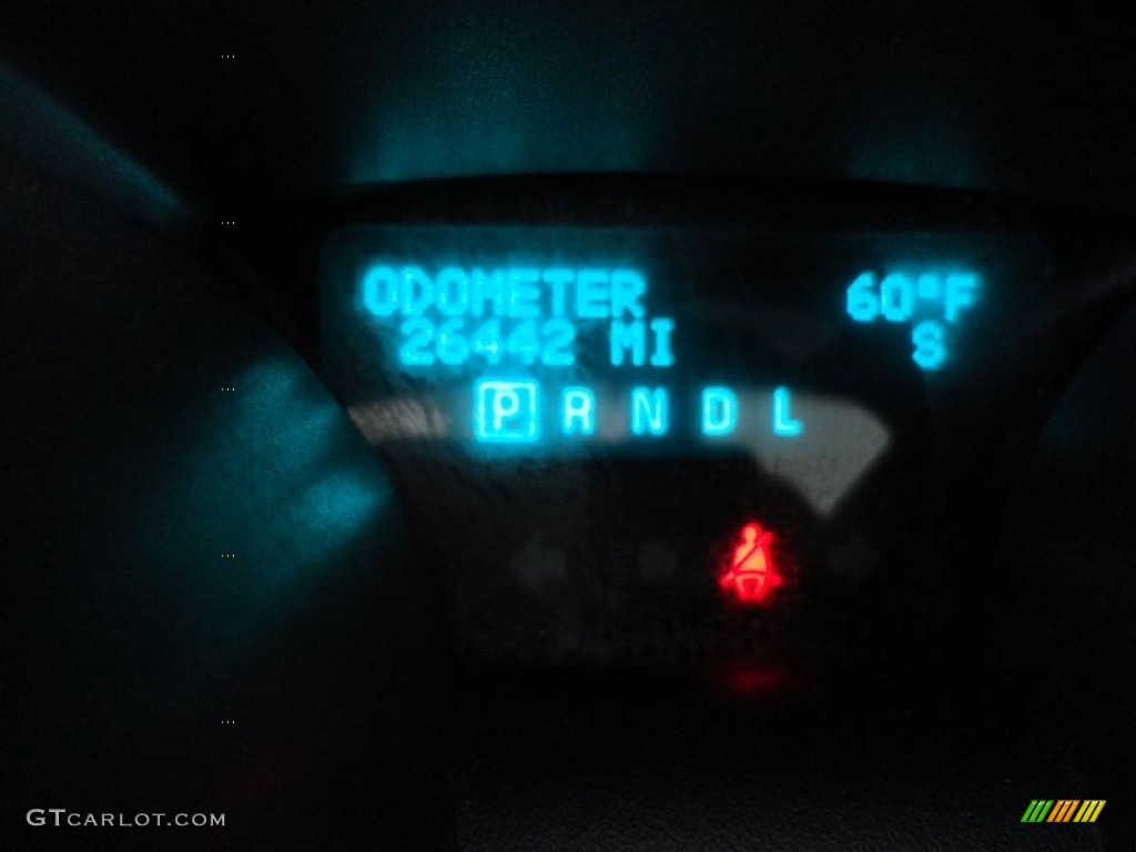 2011 Traverse LT - White / Dark Gray/Light Gray photo #22