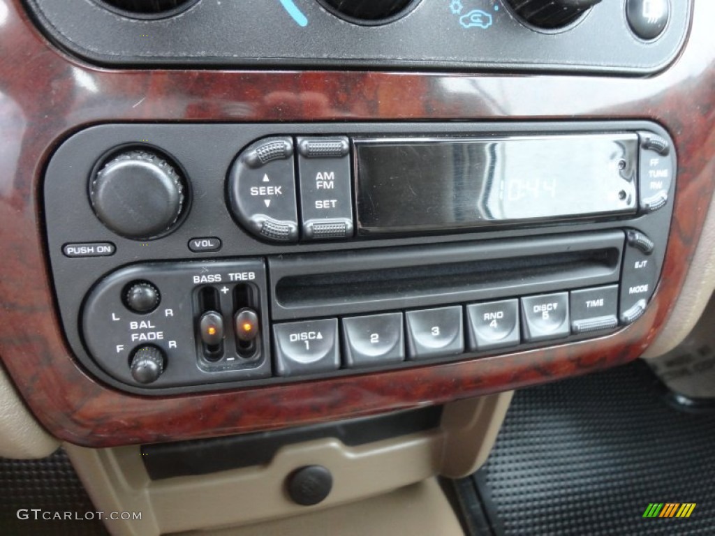 2001 Chrysler Sebring LXi Convertible Audio System Photo #61687679