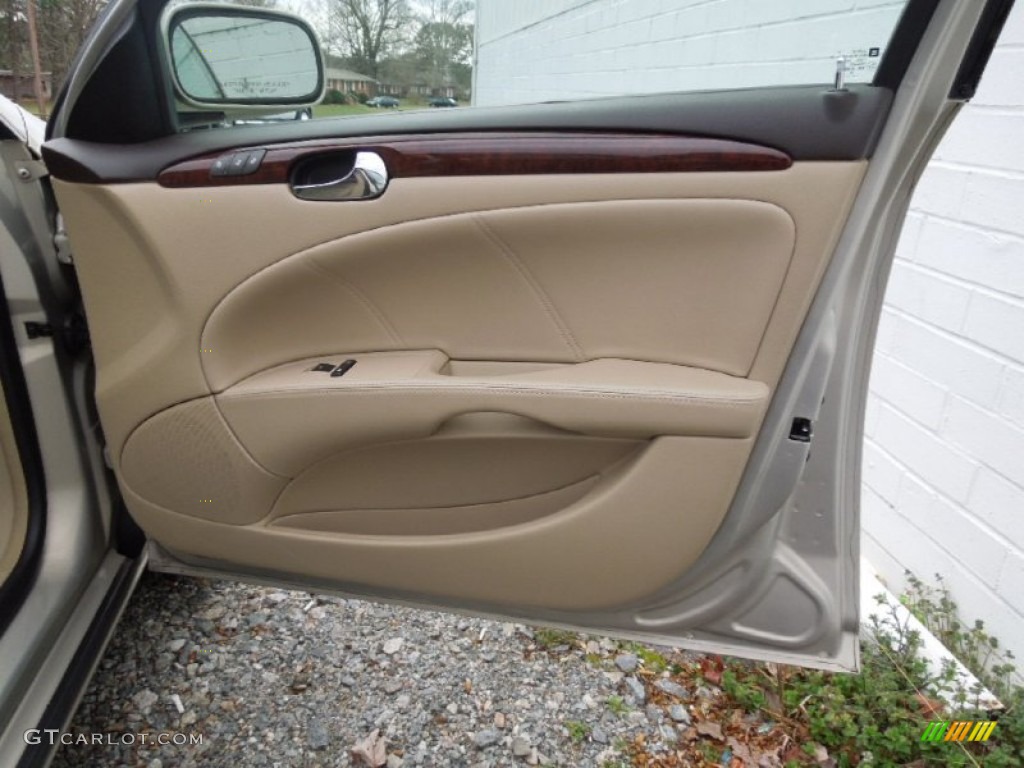 2007 Buick Lucerne CXL Cocoa/Cashmere Door Panel Photo #61689597
