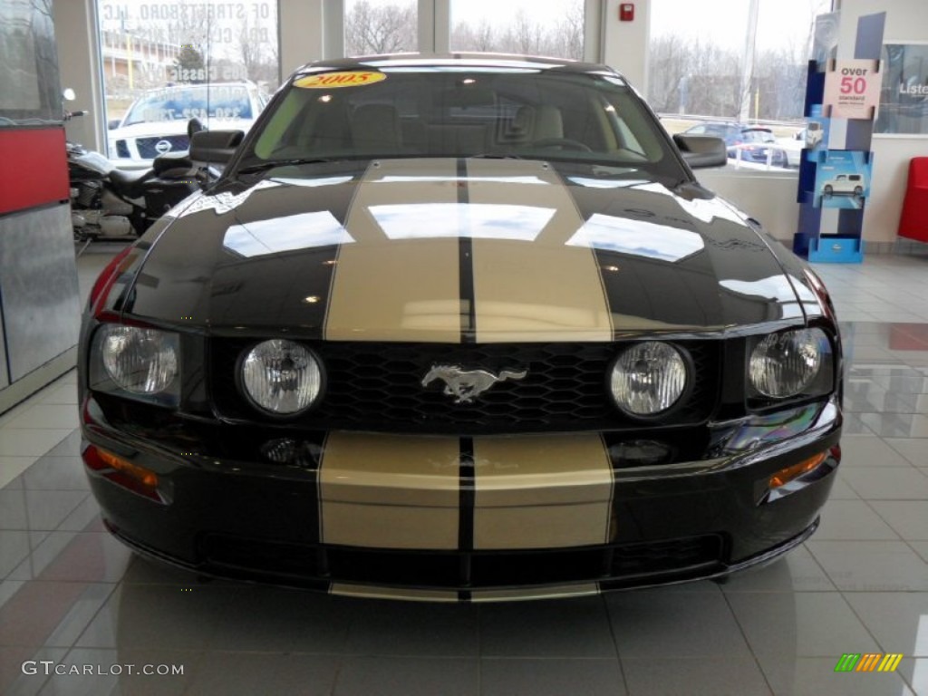 2005 Mustang GT Deluxe Coupe - Black / Medium Parchment photo #9