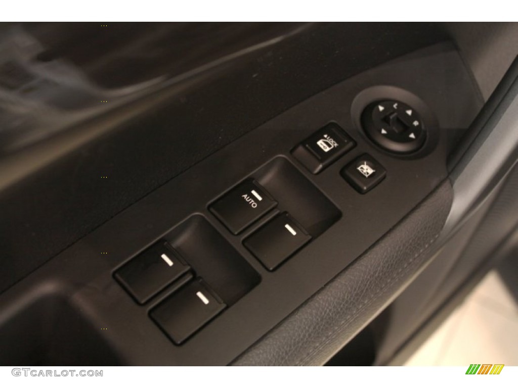 2011 Sorento LX V6 AWD - Bright Silver / Black photo #6