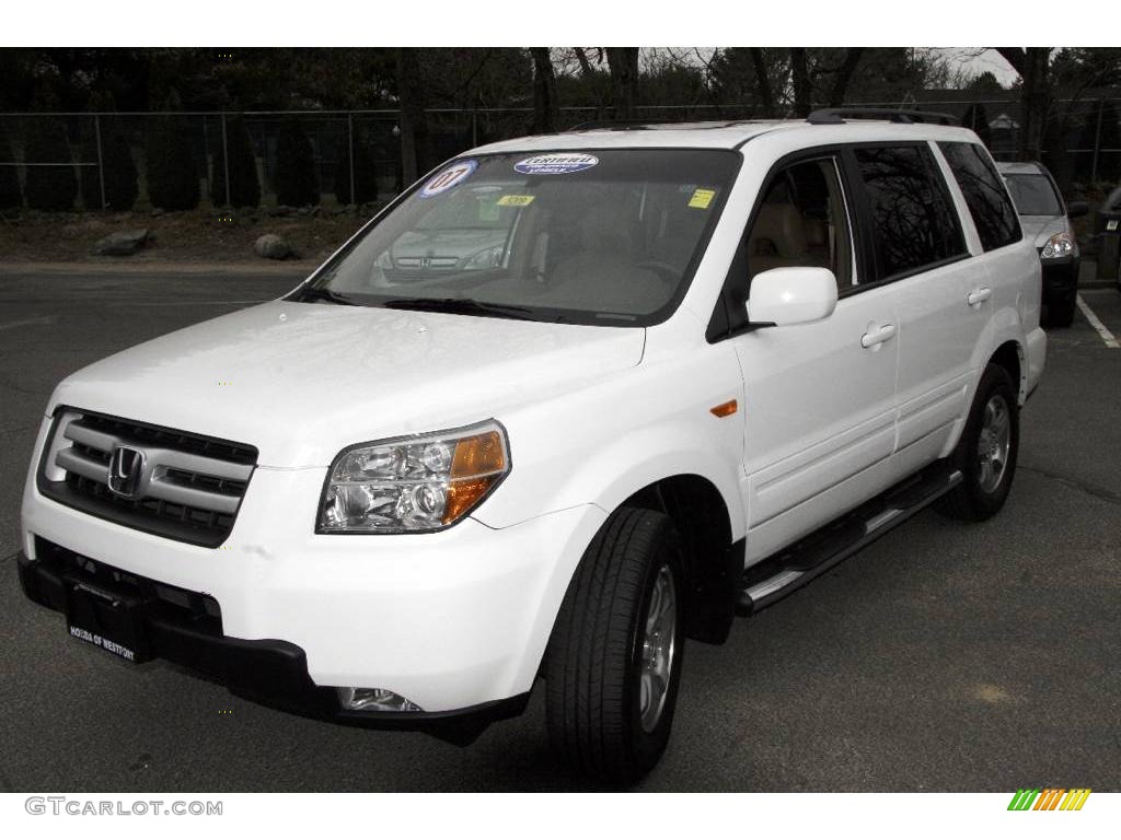 Taffeta White Honda Pilot