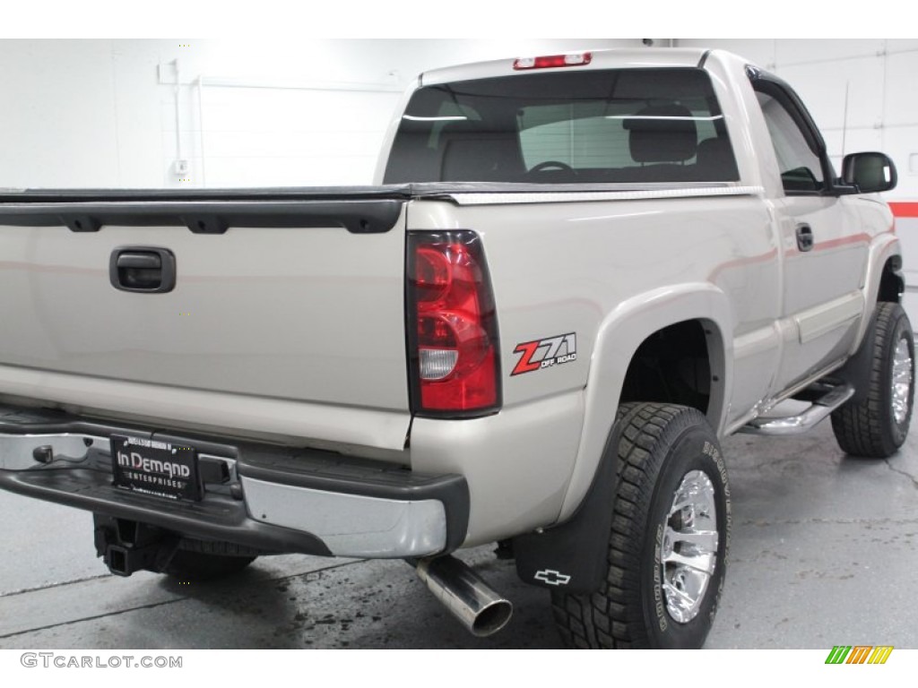 2004 Silverado 1500 Z71 Regular Cab 4x4 - Silver Birch Metallic / Dark Charcoal photo #17
