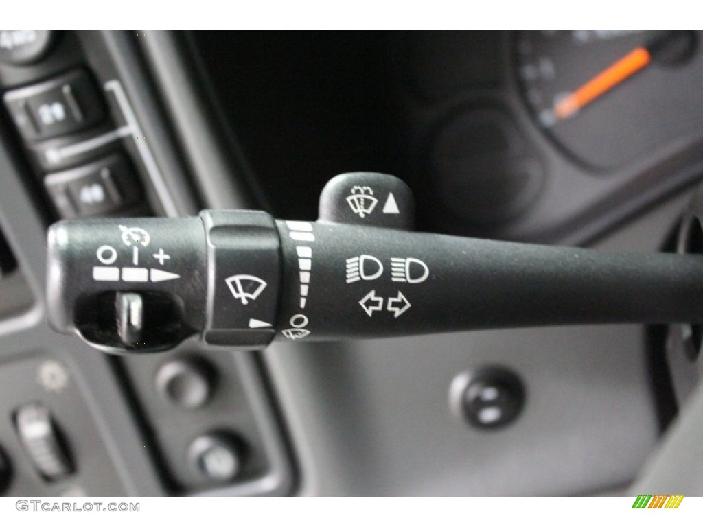 2004 Silverado 1500 Z71 Regular Cab 4x4 - Silver Birch Metallic / Dark Charcoal photo #61