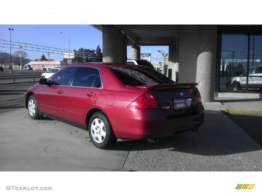 2007 Accord SE V6 Sedan - Moroccan Red Pearl / Gray photo #3
